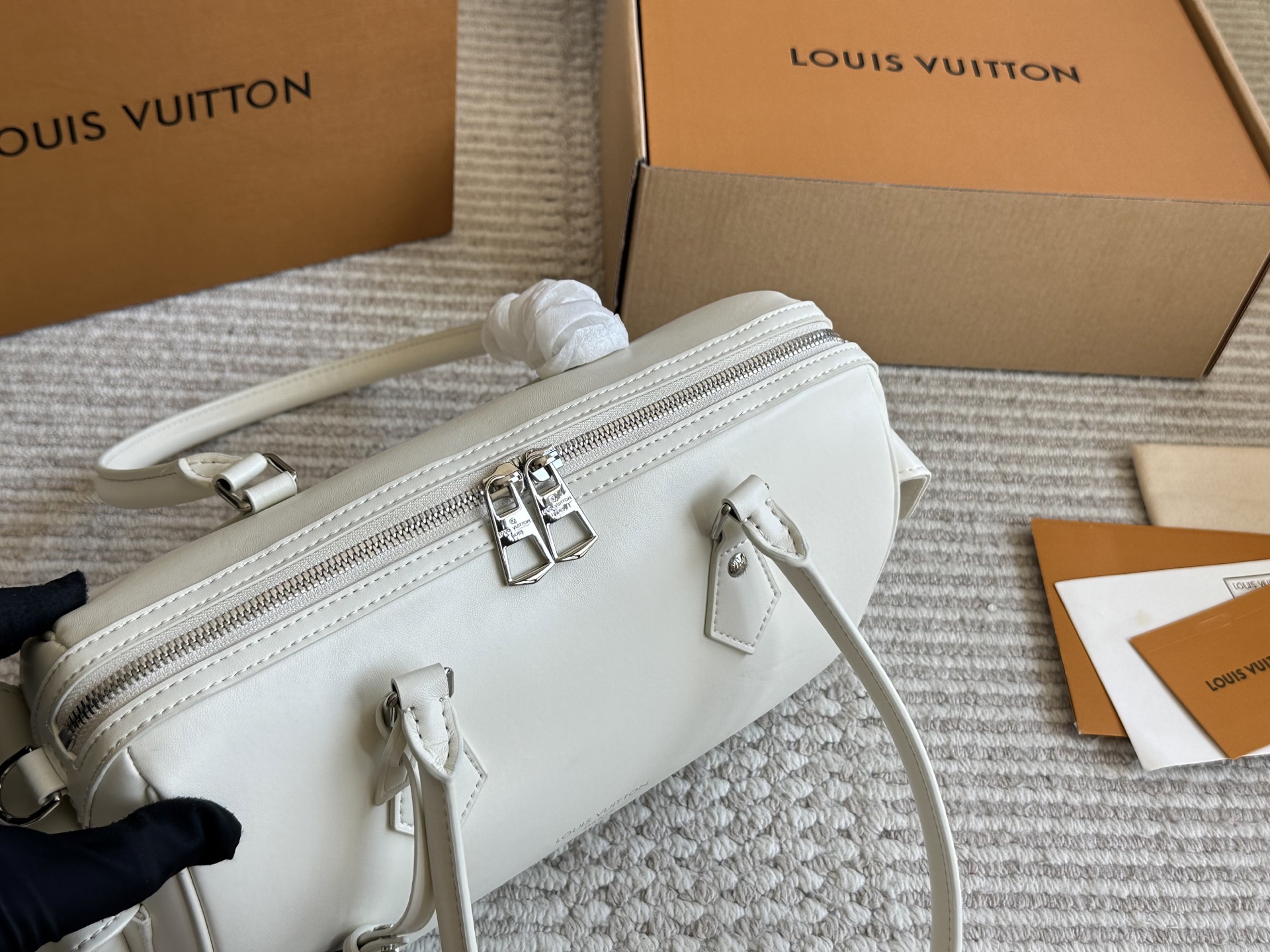 Louis Vuitton Hot New Product-17