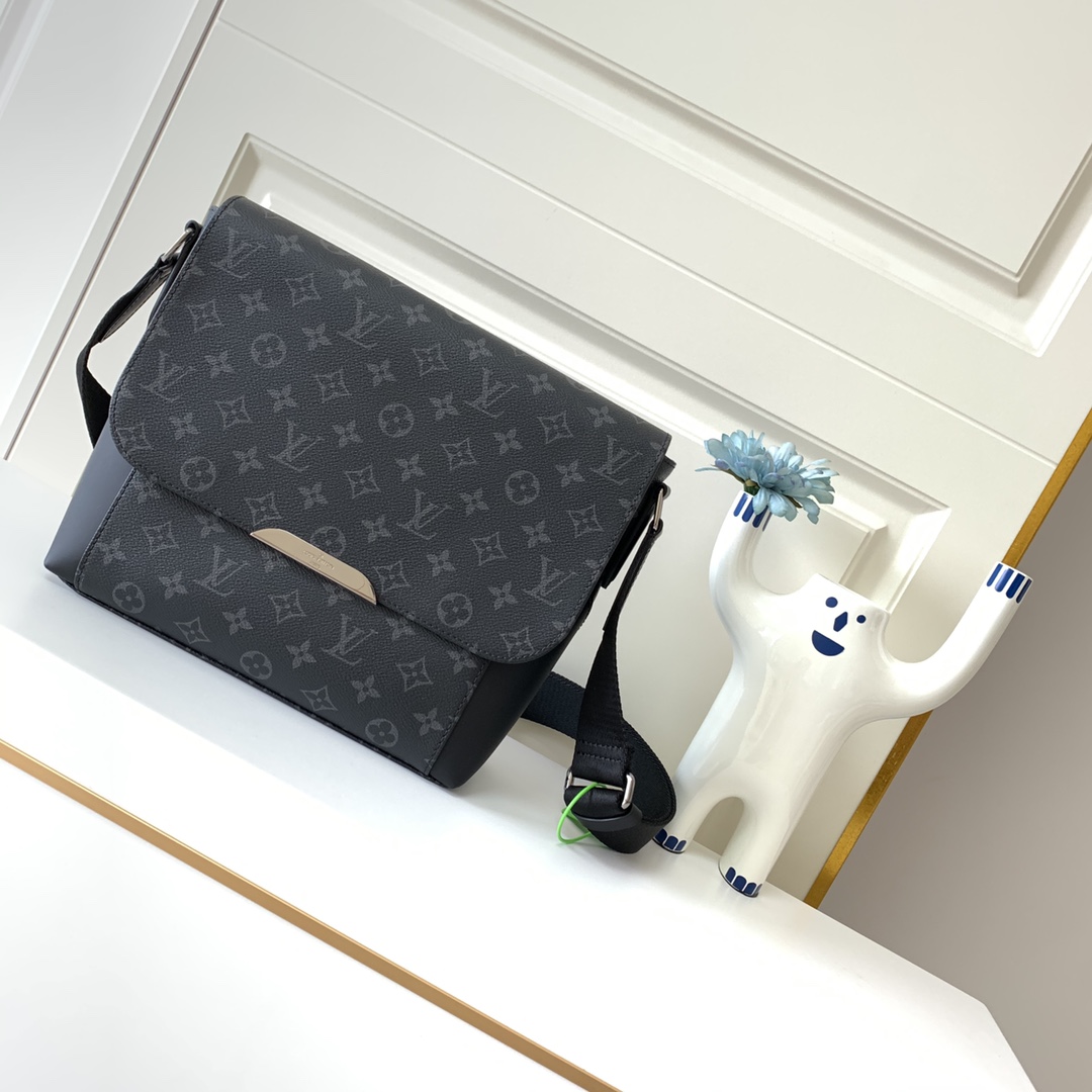 Louis Vuitton M40565 PM Men Messenger Bag Monogram Eclipse Canvas