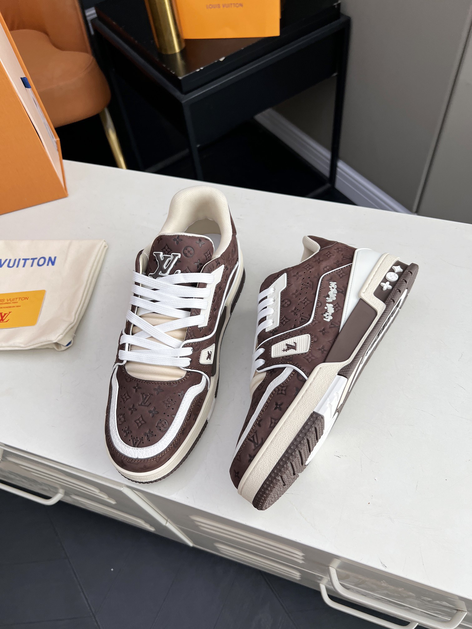 Lv Sneakers-57