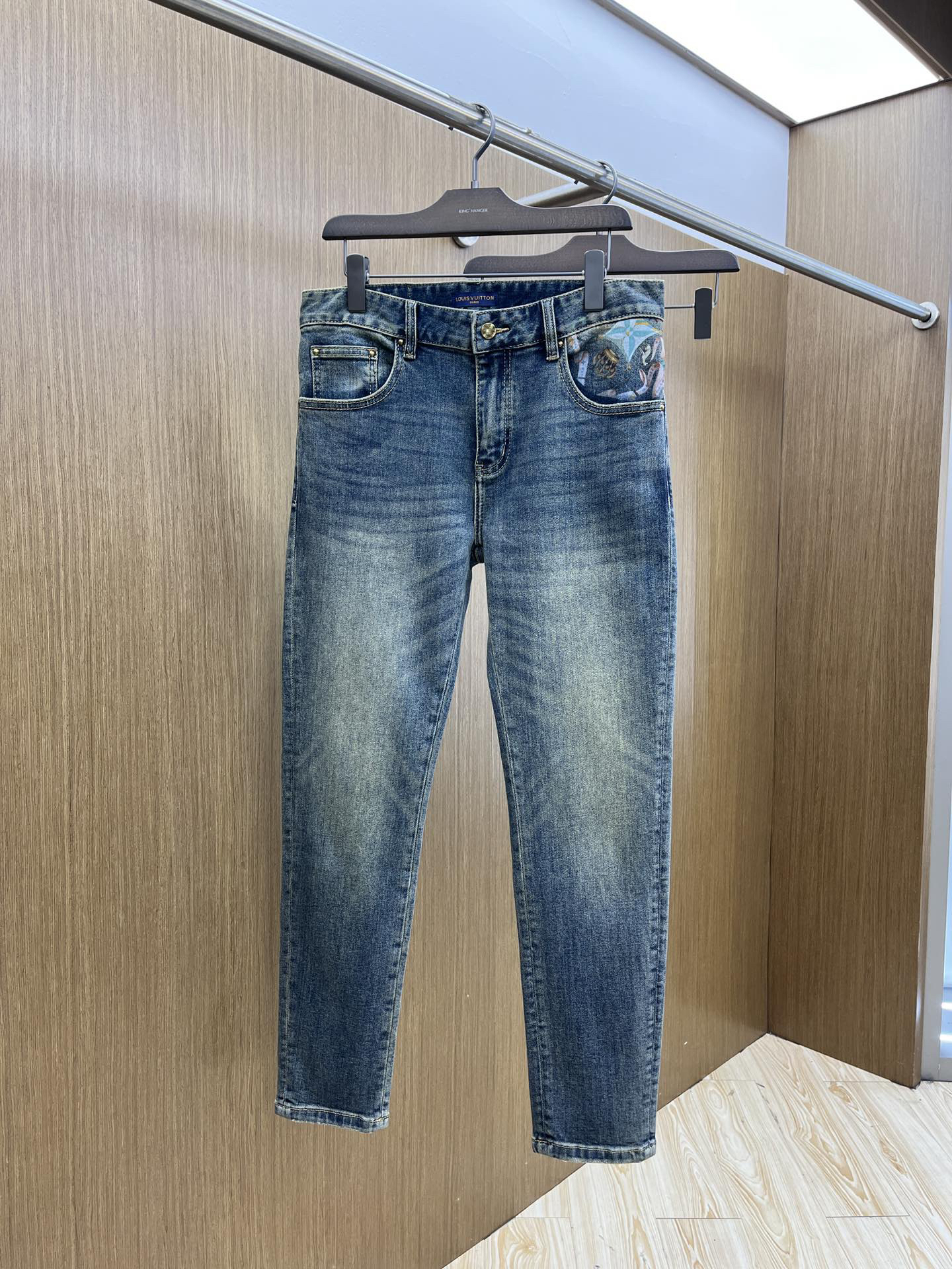 LV Clothing-19