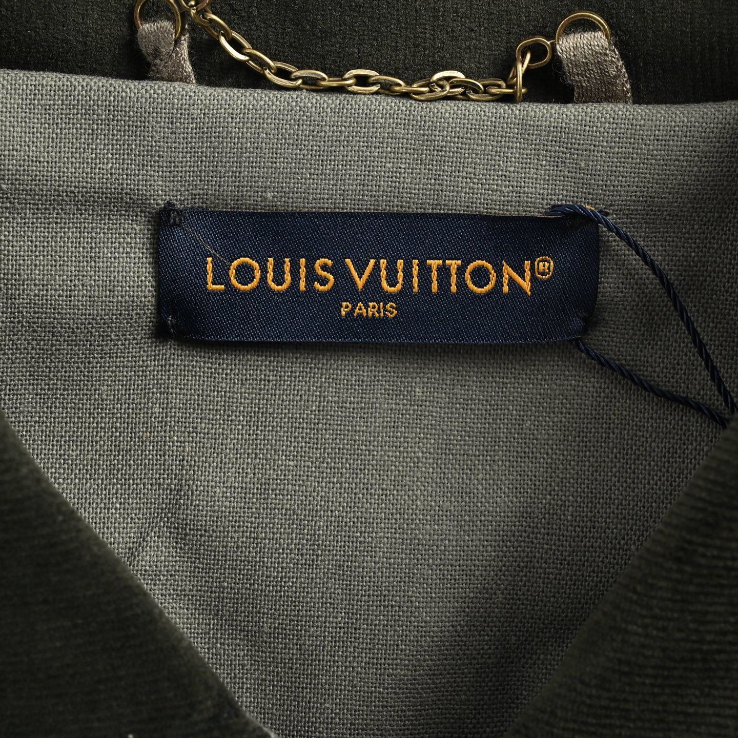 LV Clothing-337