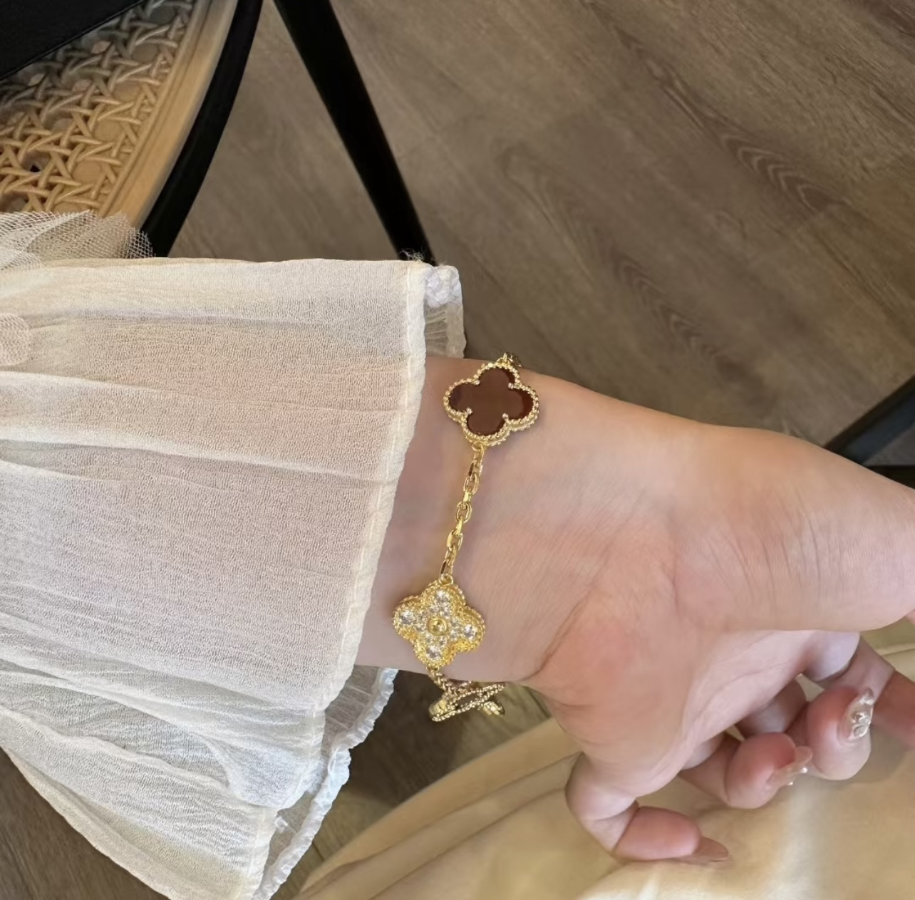 Van Cleef & Arpels Bracelet-91