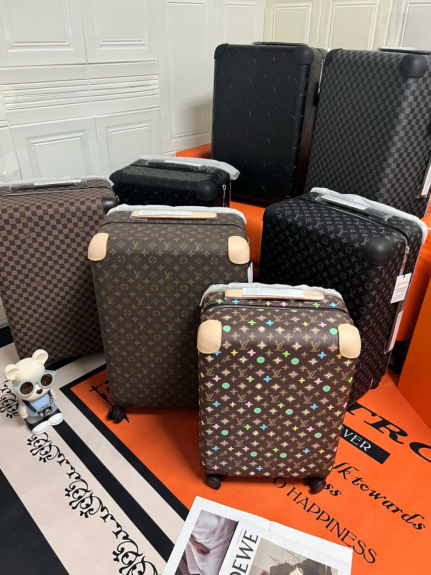 LV luggage-9