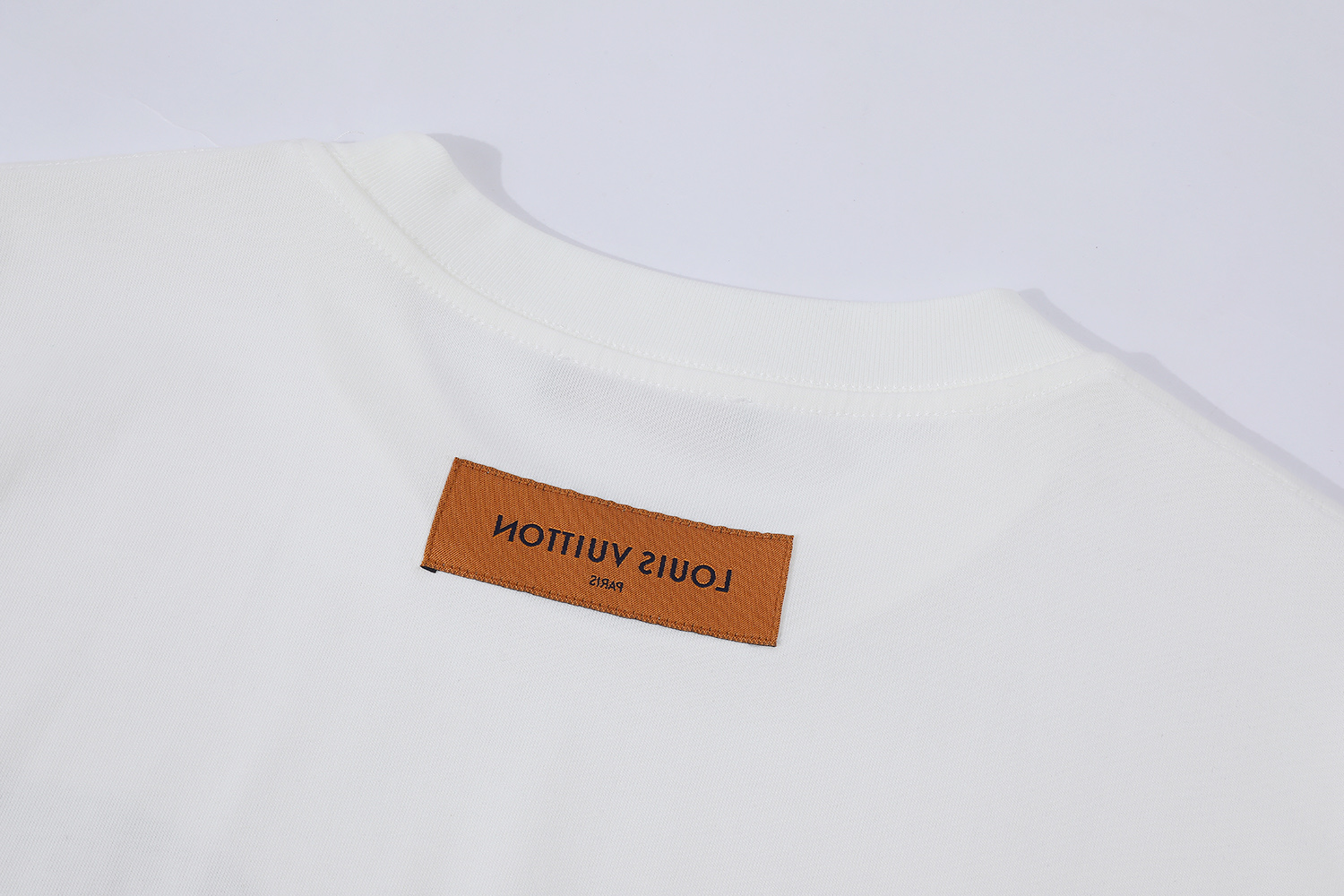 LV clothing-211