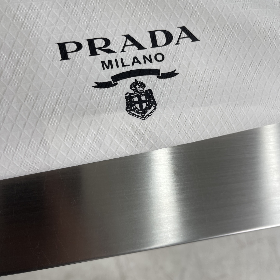 Prada Clothing-125