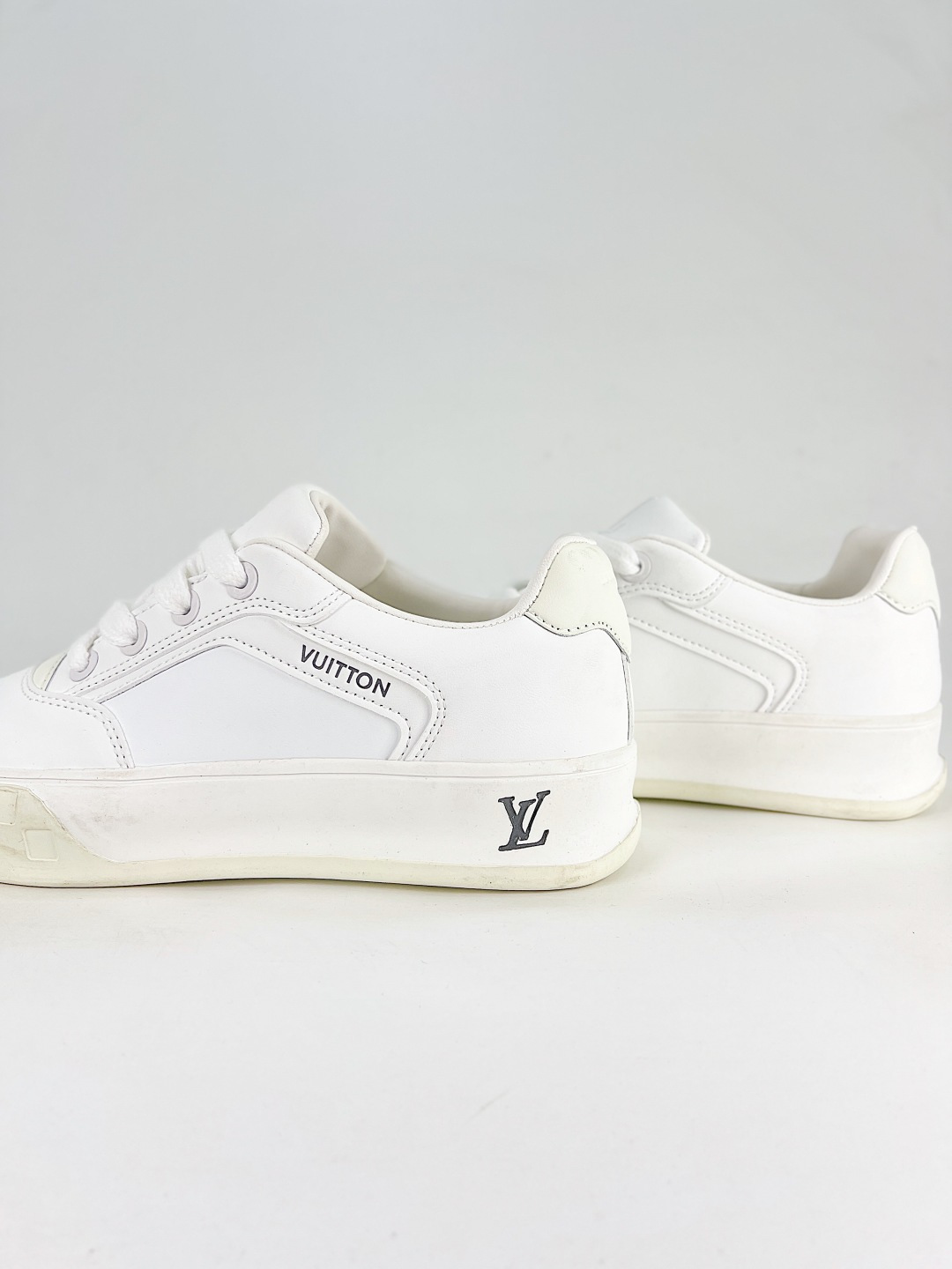 Lv Sneakers-163