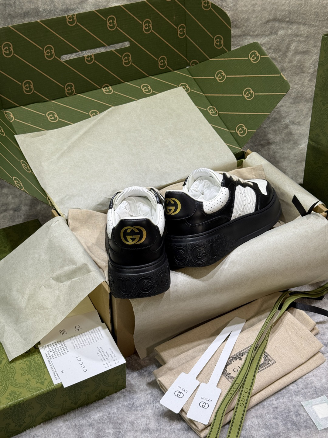 Gucci Sneakers-156