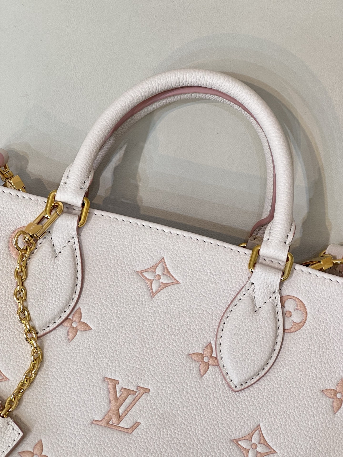 Louis Vuitton Hot New Product-102