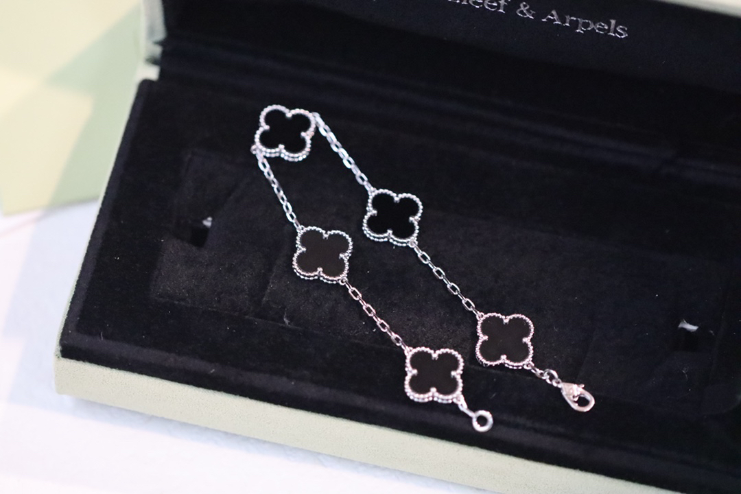 Van Cleef & Arpels Bracelet-3