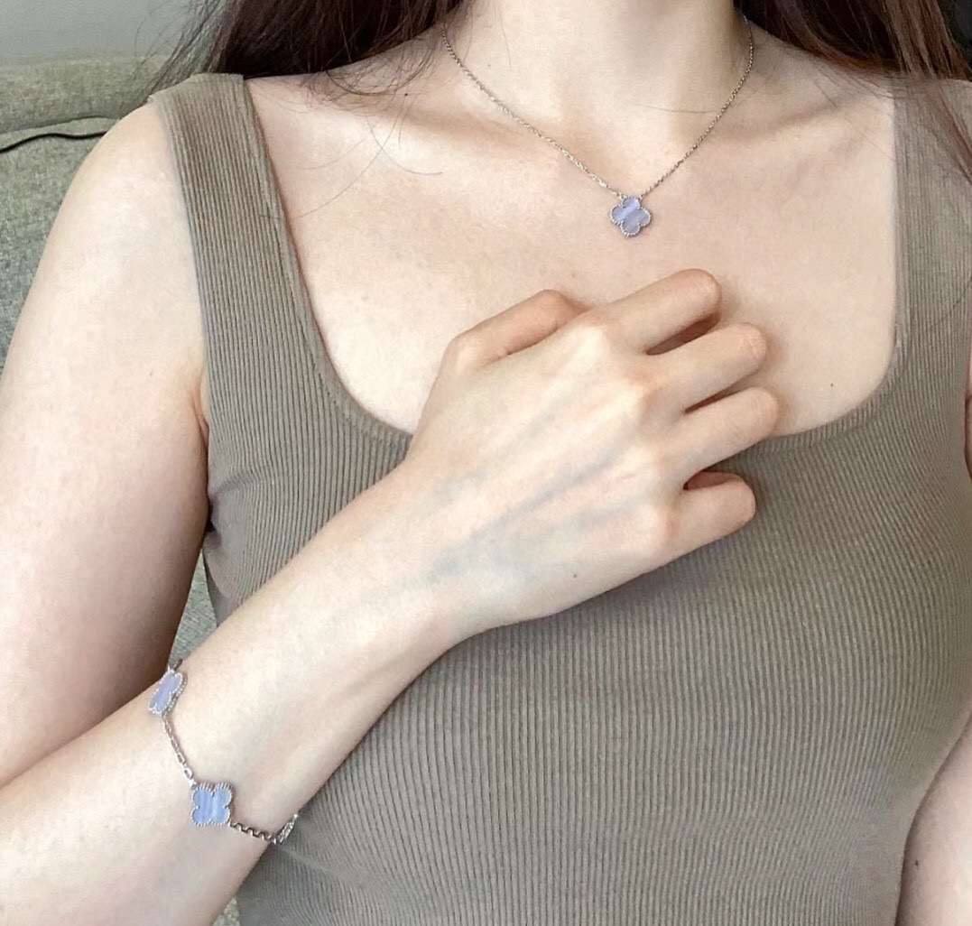 Van Cleef & Arpels necklace-132