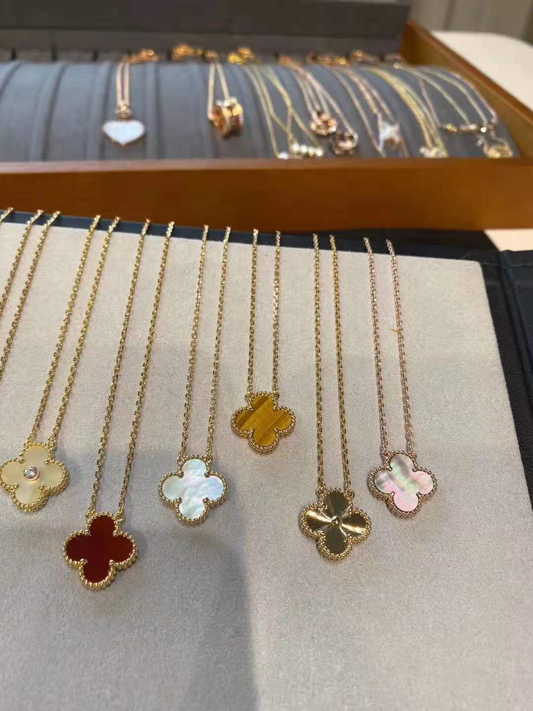 Van Cleef & Arpels necklace-1