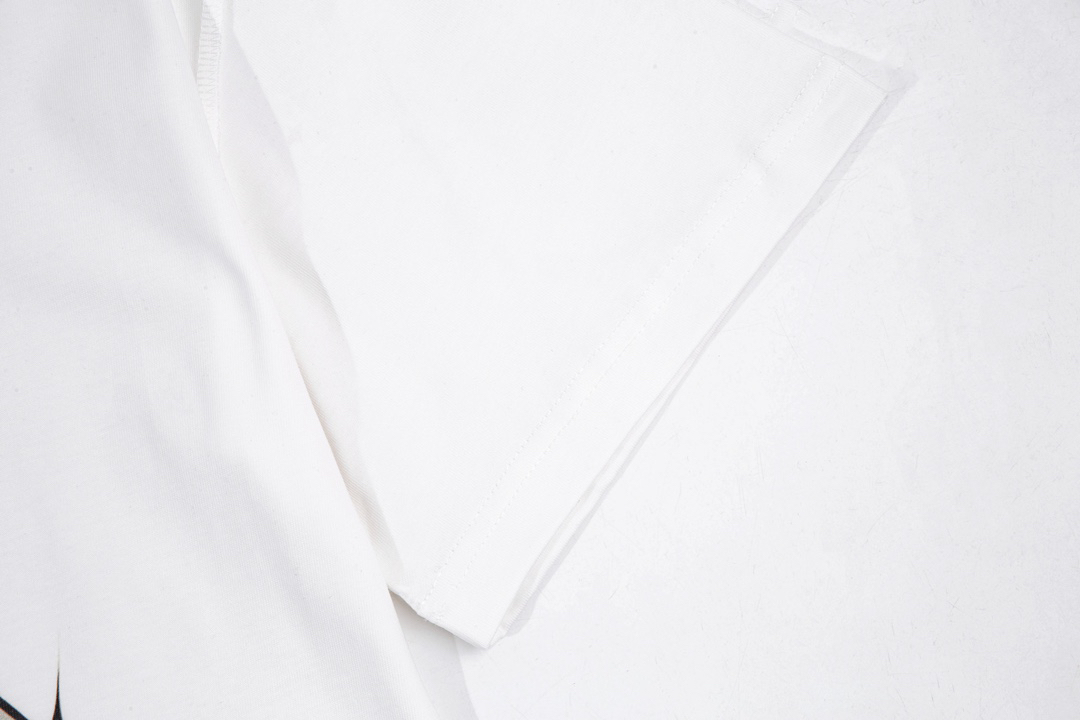 LV clothing-70