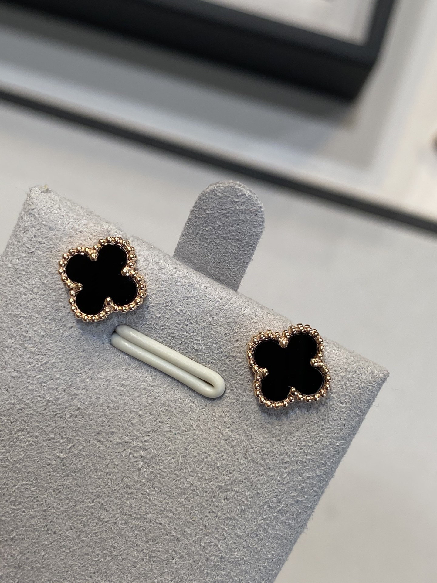 Van Cleef & Arpels earring-64