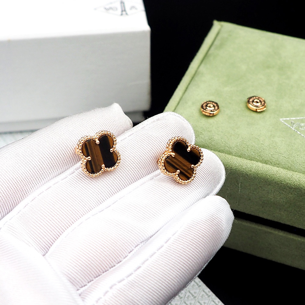 Van Cleef & Arpels earring-48
