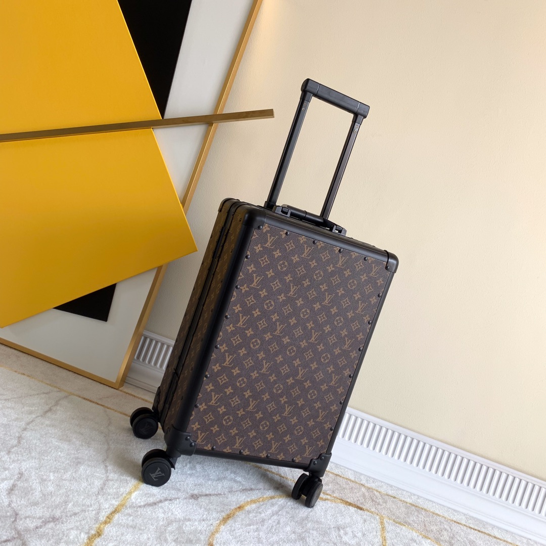 LV luggage-94