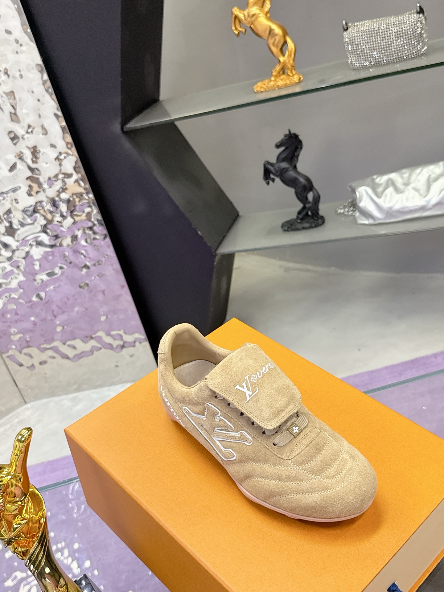 Lv Sneakers-109