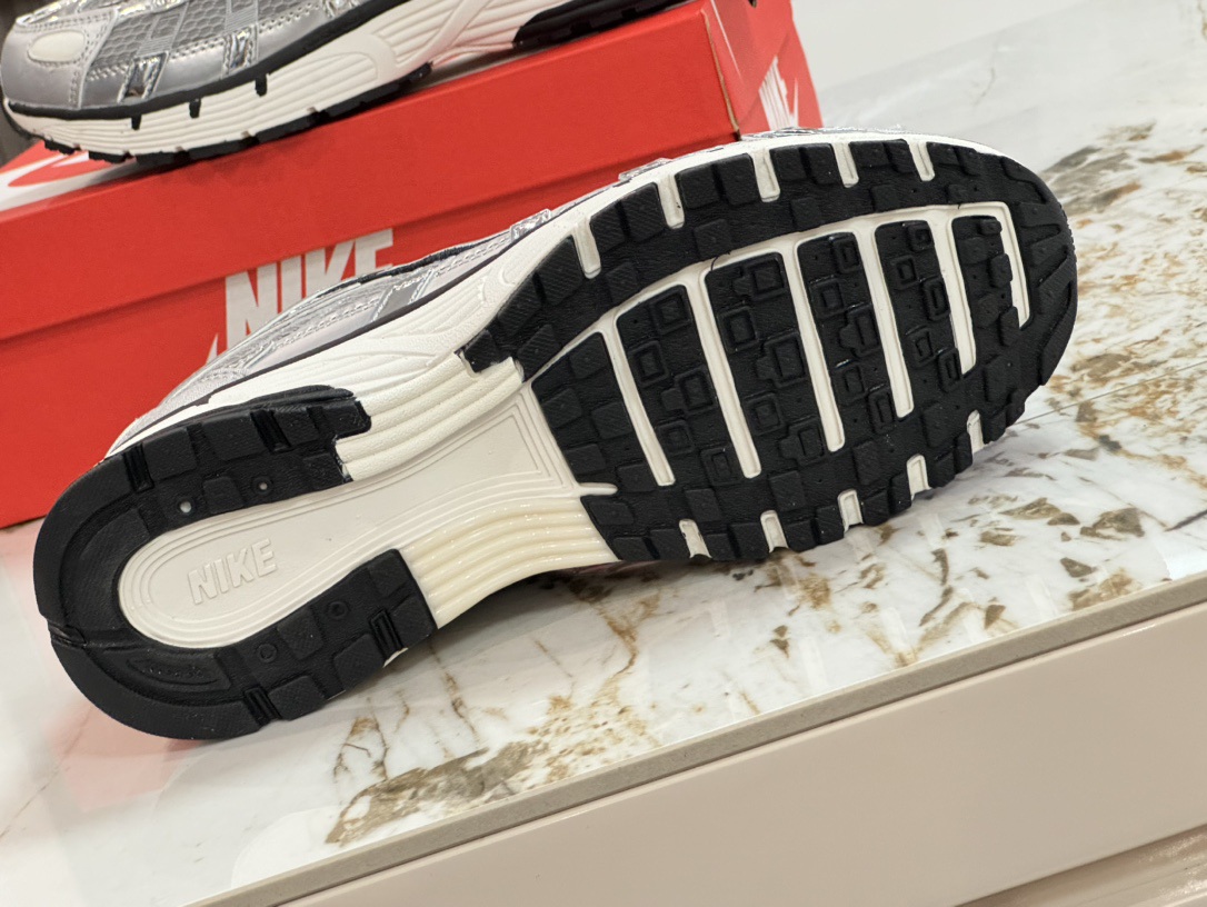 Nike Sneakers-240
