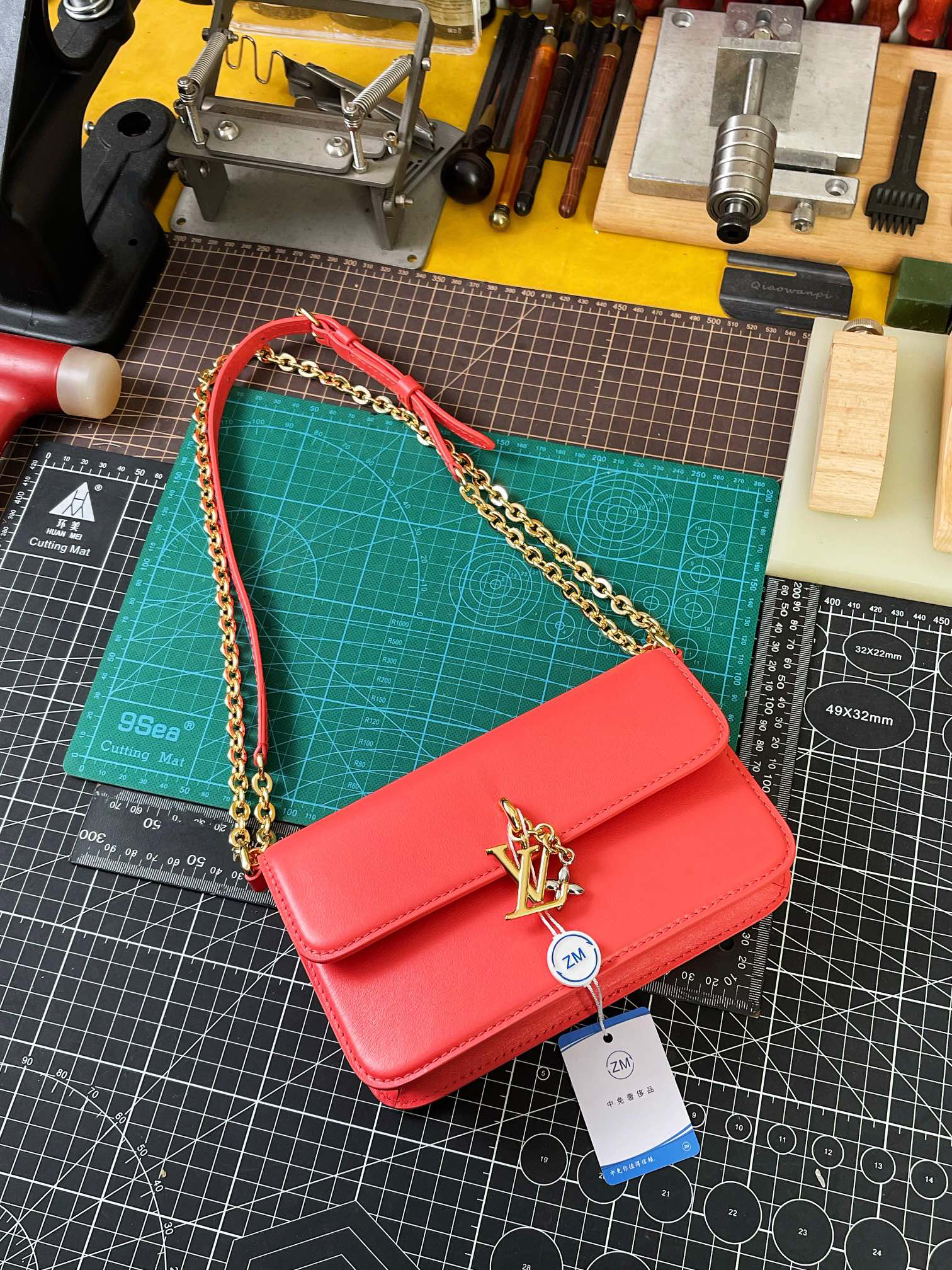 Louis Vuitton Hot New Product-20