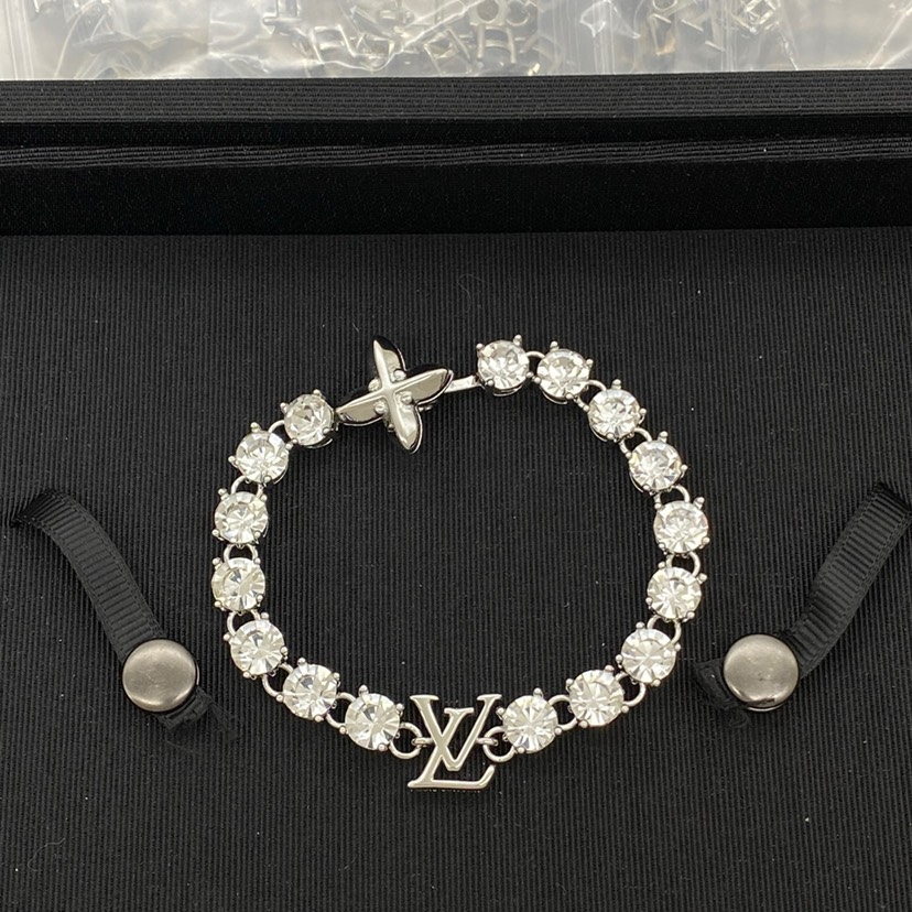 LV Bracelet-13