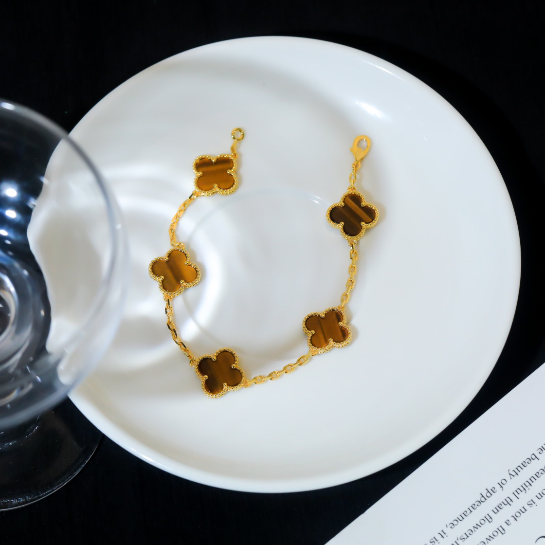 Van Cleef & Arpels Bracelet-42