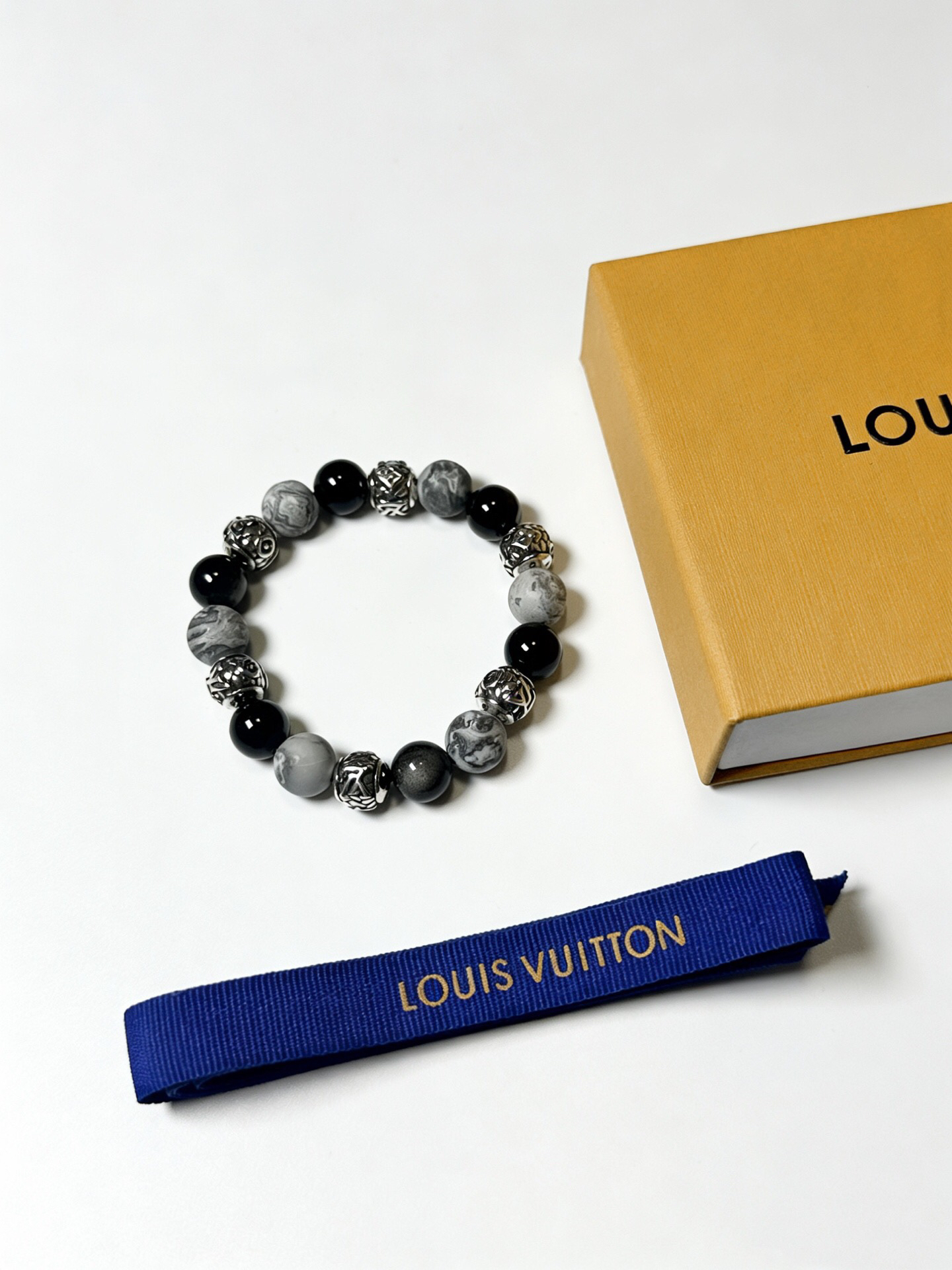 LV Bracelet-32