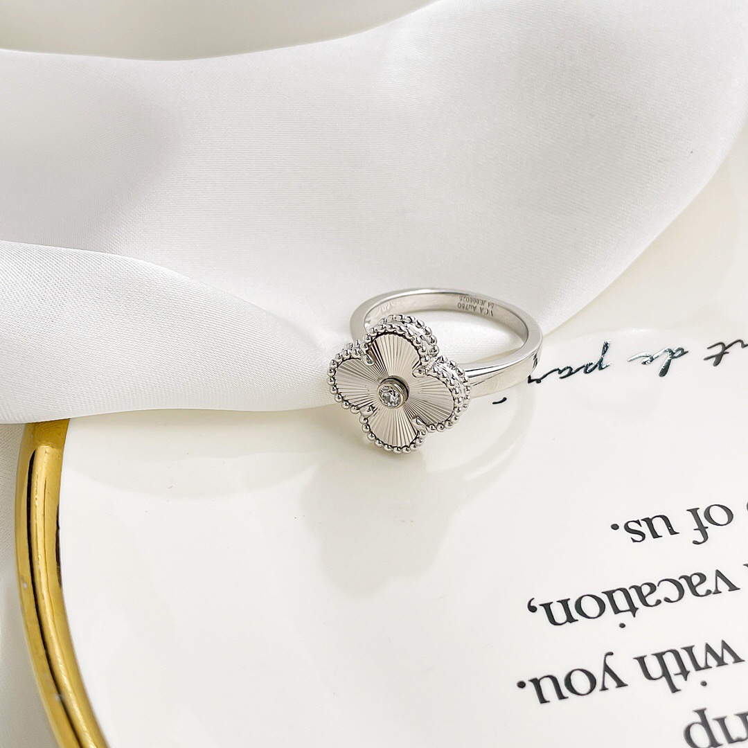 Van Cleef & Arpels ring-17