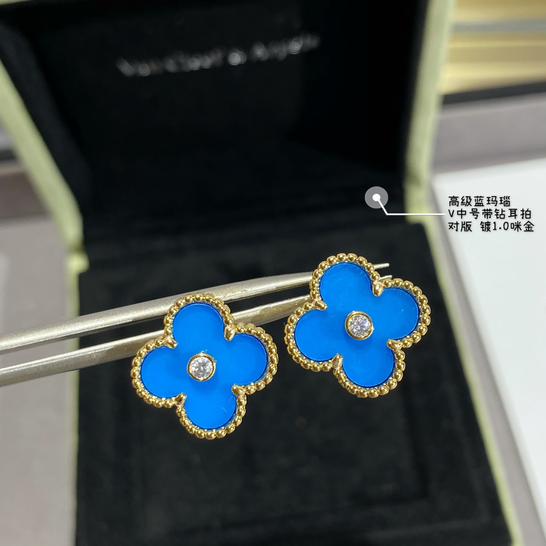 Van Cleef & Arpels earring-60