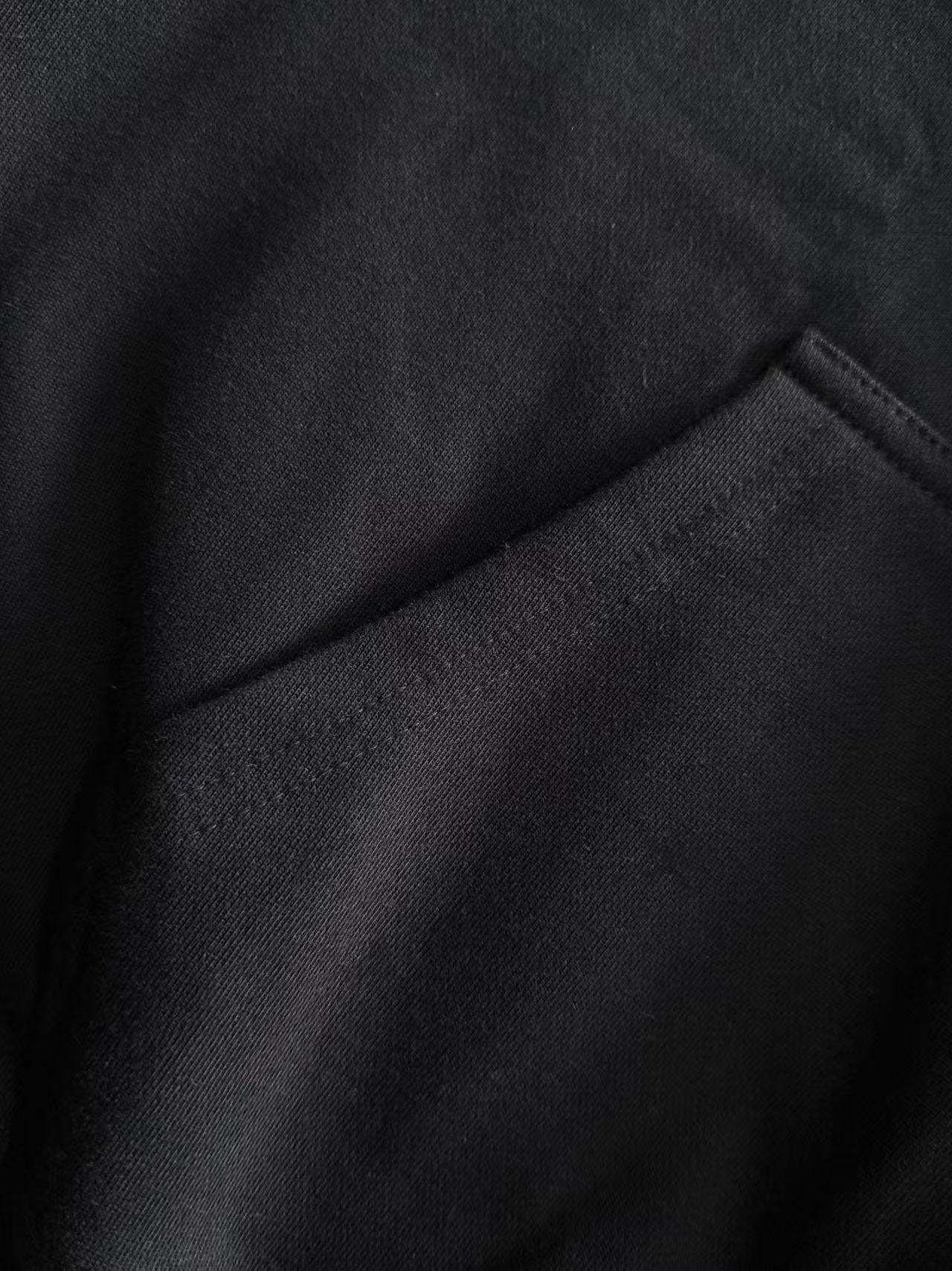 Gucci Clothing-316