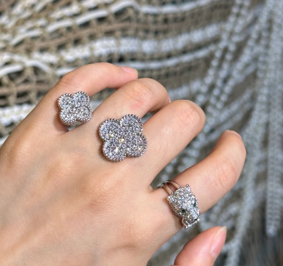 Van Cleef & Arpels ring-62