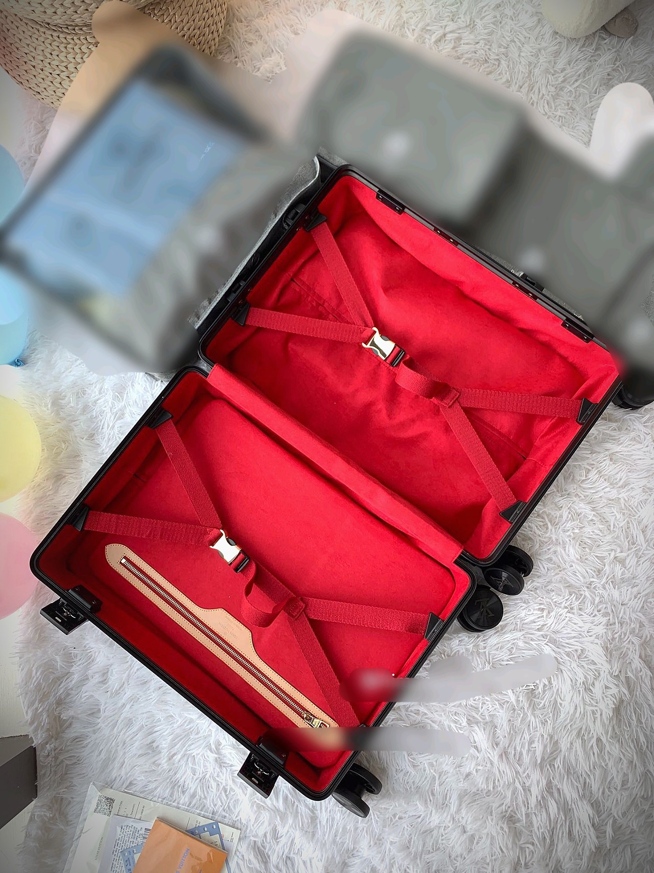 LV luggage-100