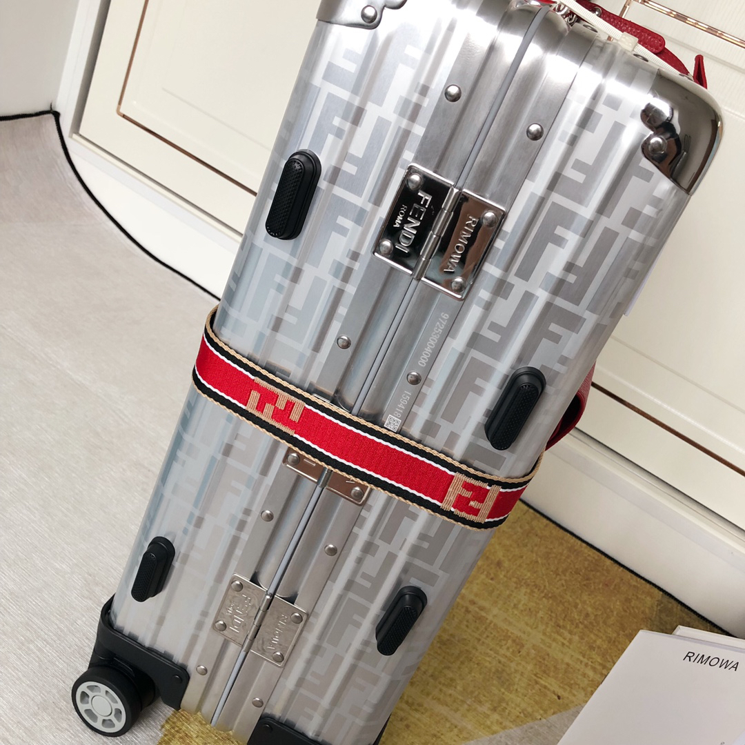 Fendi luggage-12