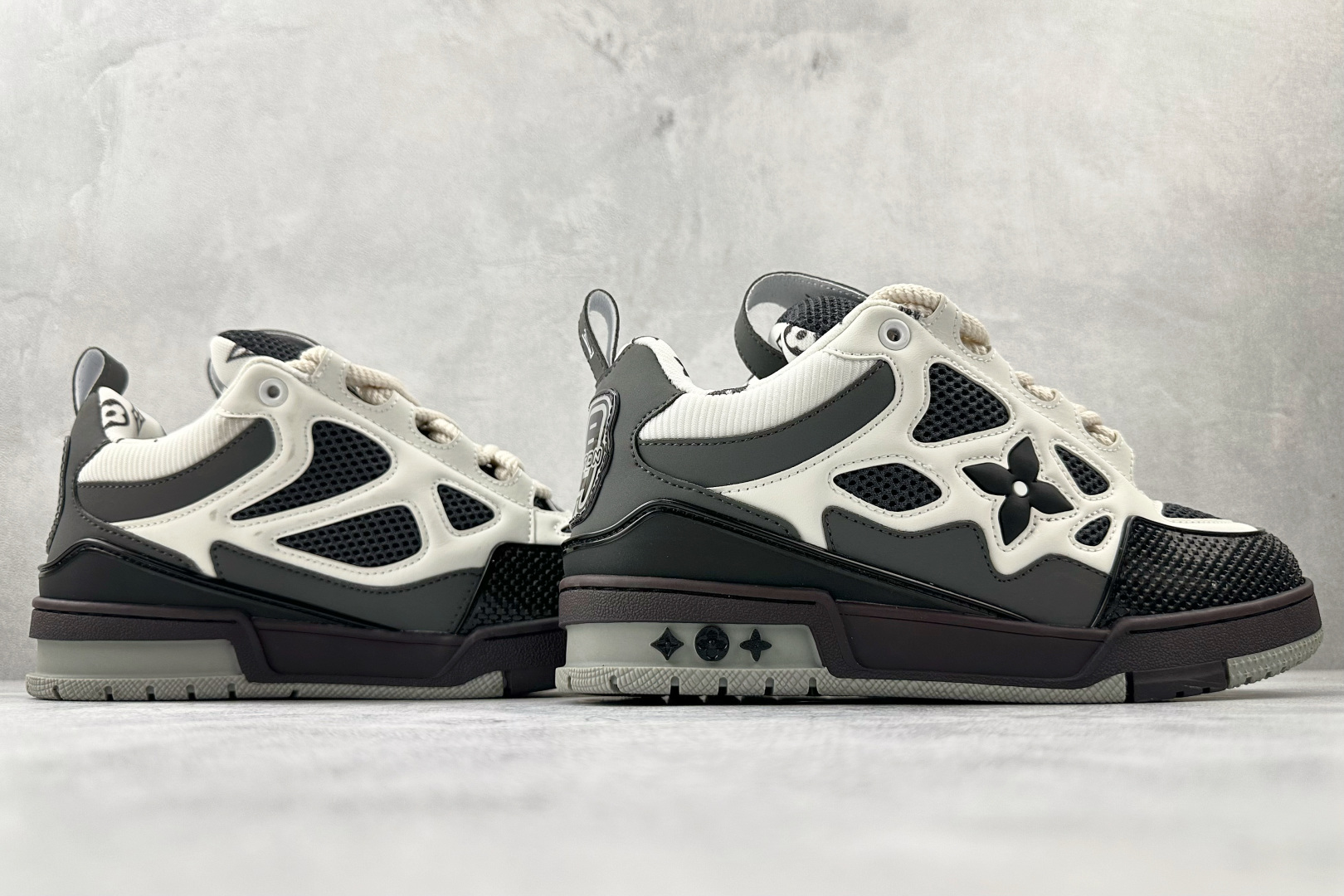 Lv Sneakers-112