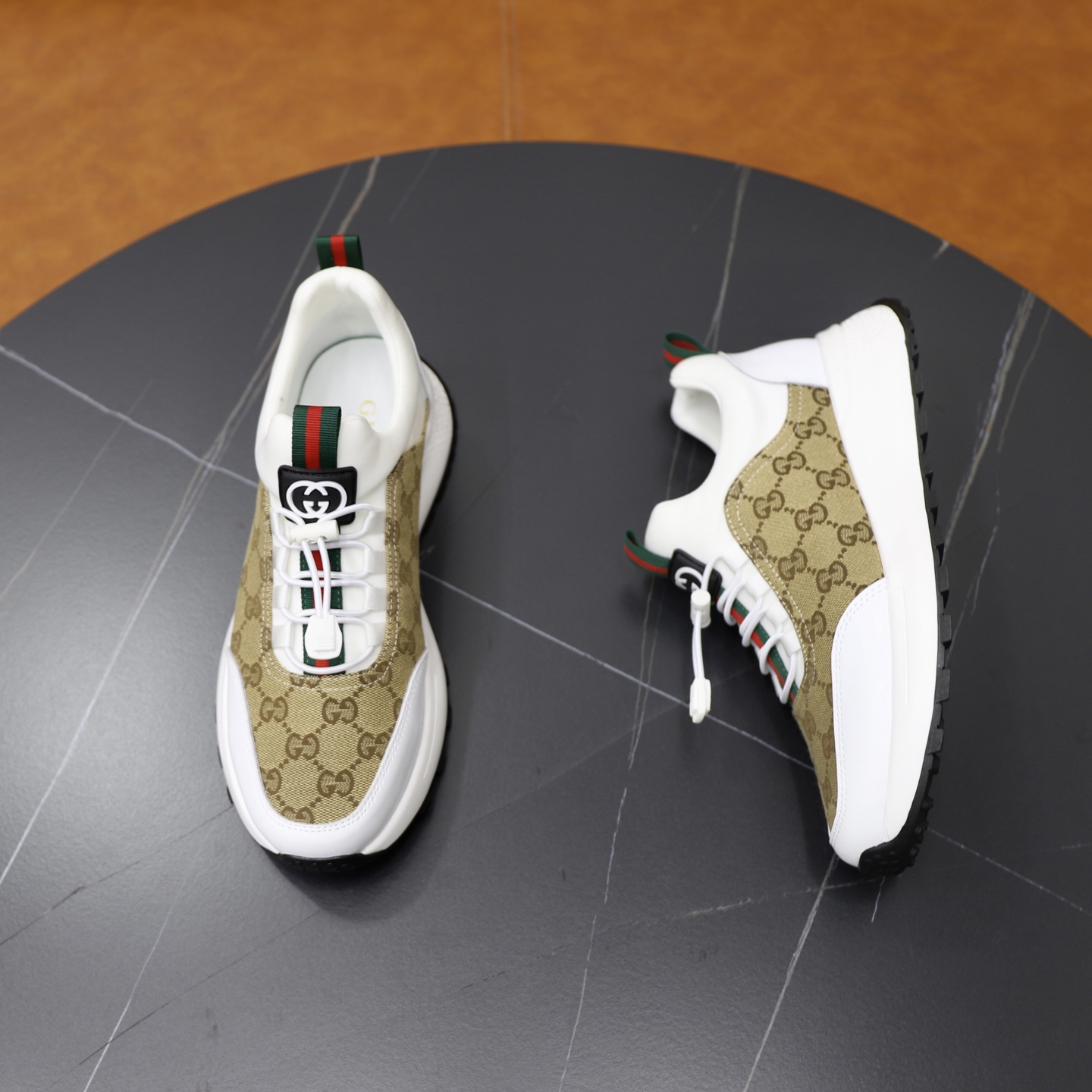 Gucci Sneakers-129