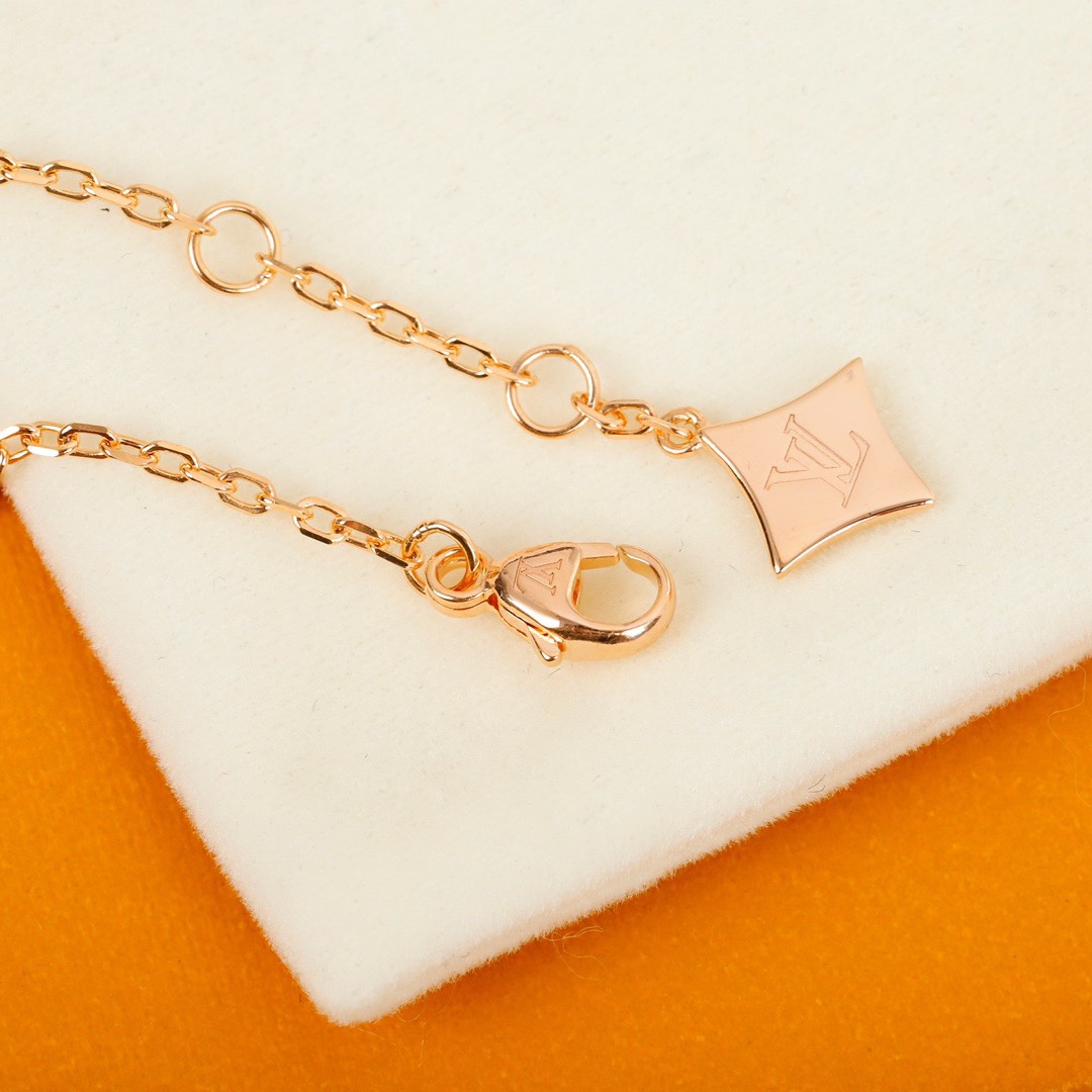 LV necklace-21