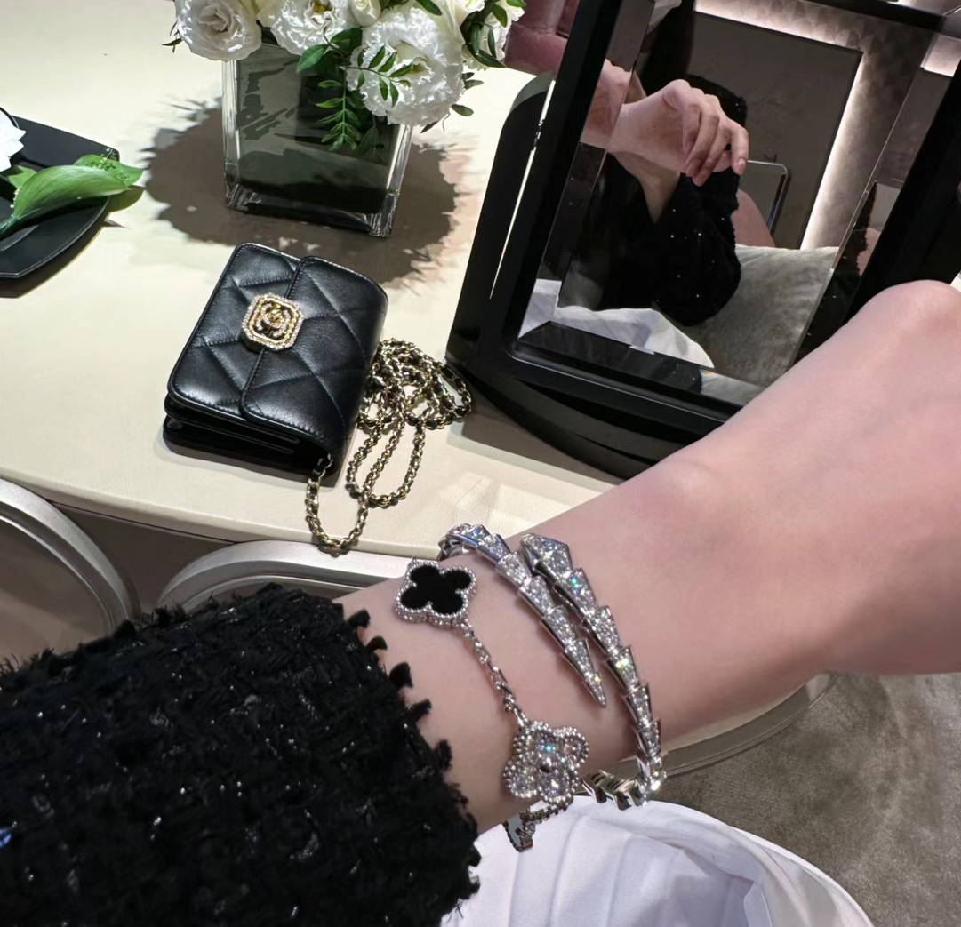 Van Cleef & Arpels Bracelet-30