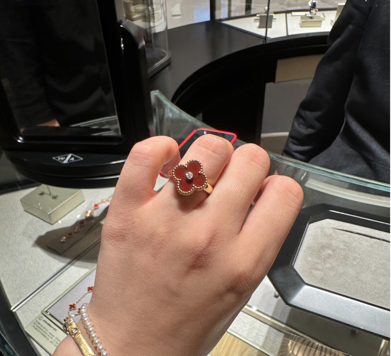 Van Cleef & Arpels ring-33