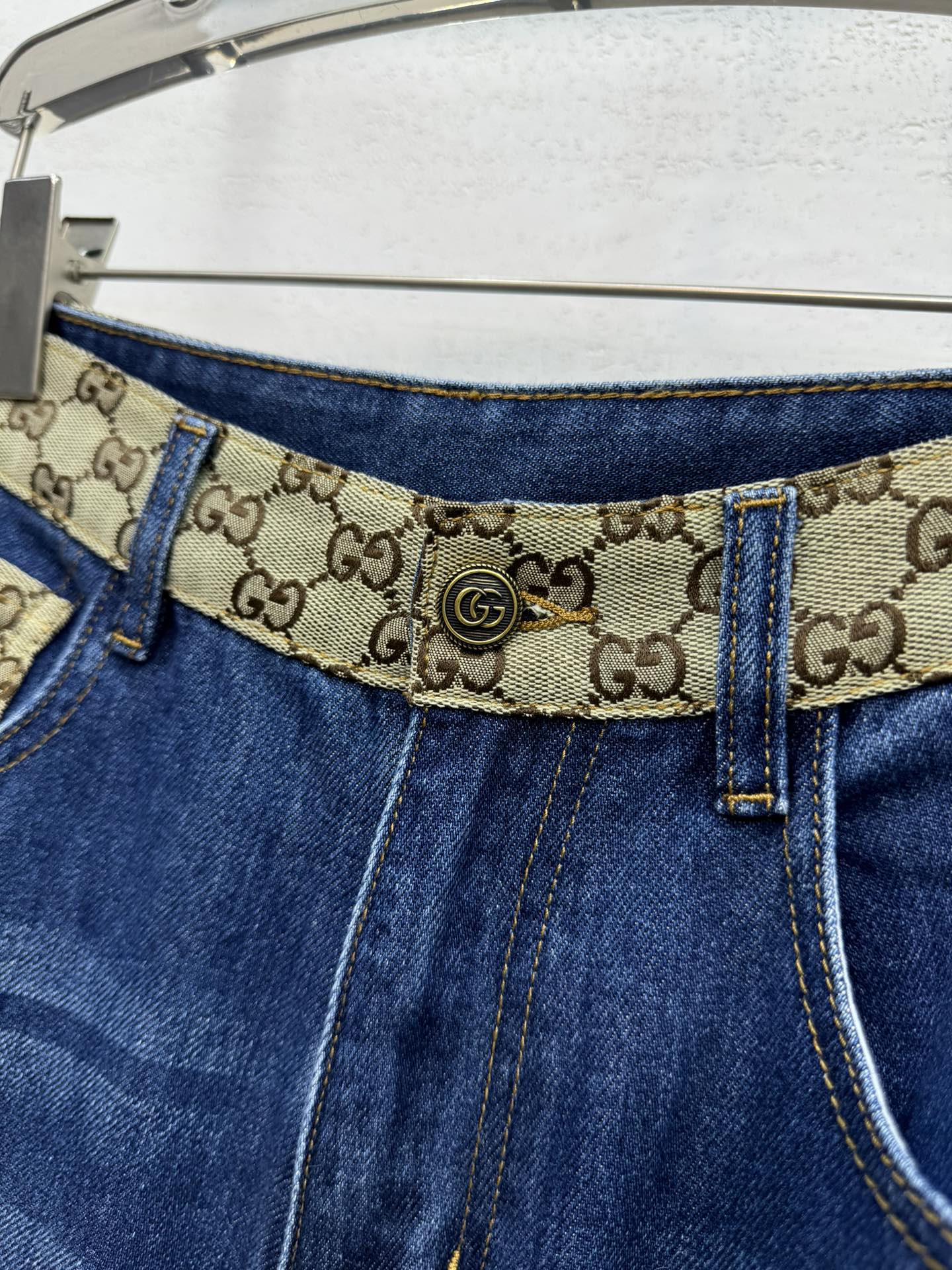 Gucci Clothing-253