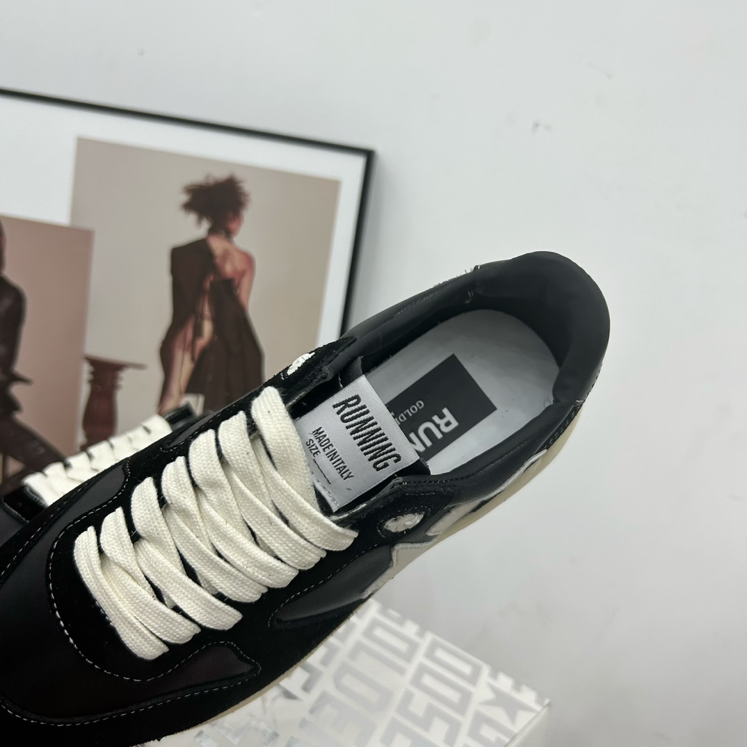 Golden Goose Sneakers-84