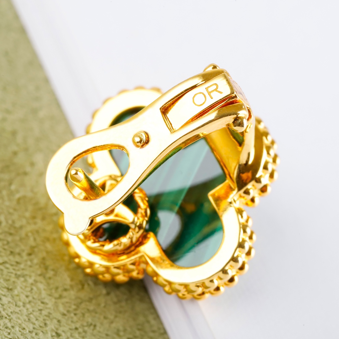 Van Cleef & Arpels earring-36