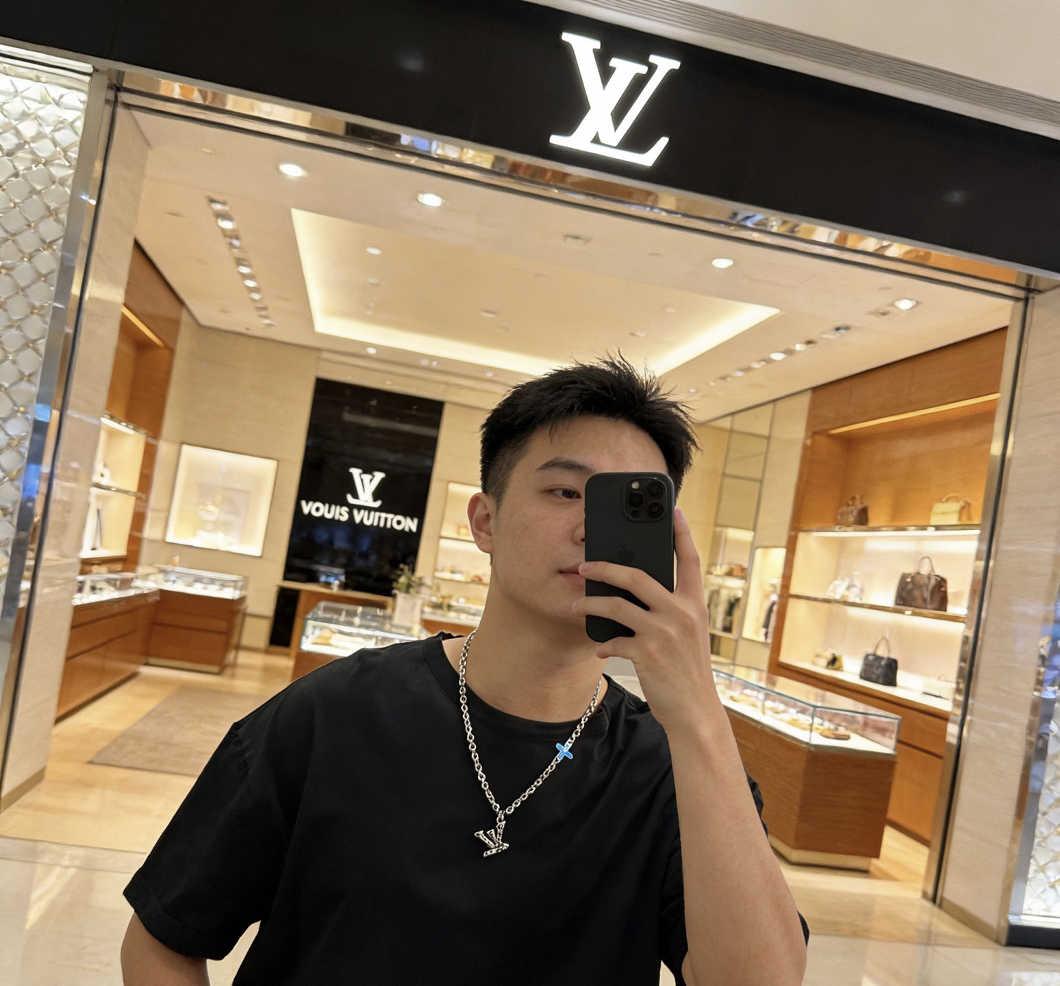 LV necklace-41