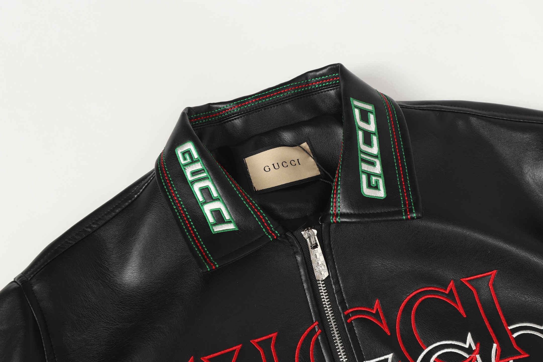 Gucci Clothing-284