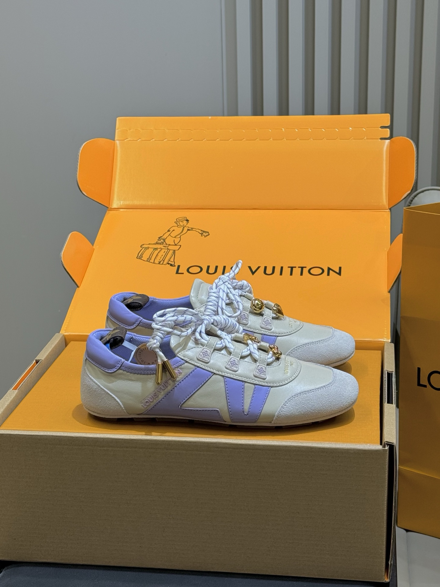 Lv Sneakers-232