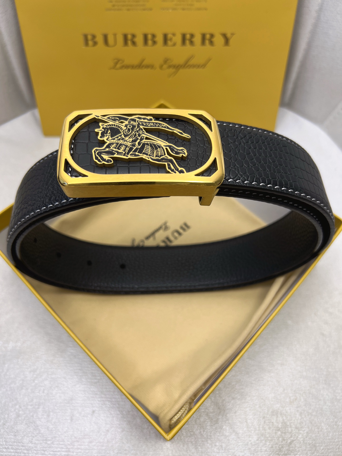 Burberry belt-82
