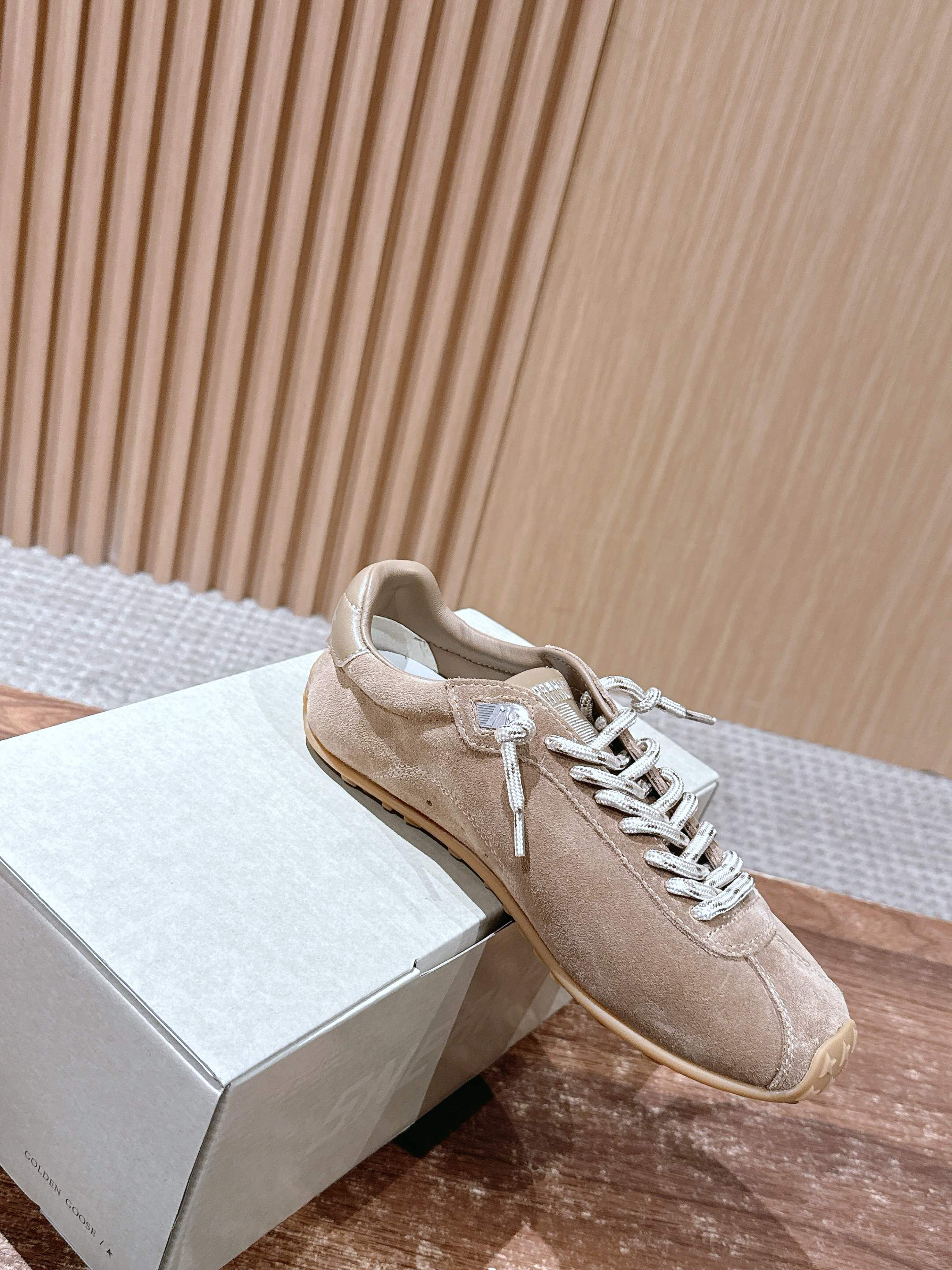 Golden Goose Sneakers-52