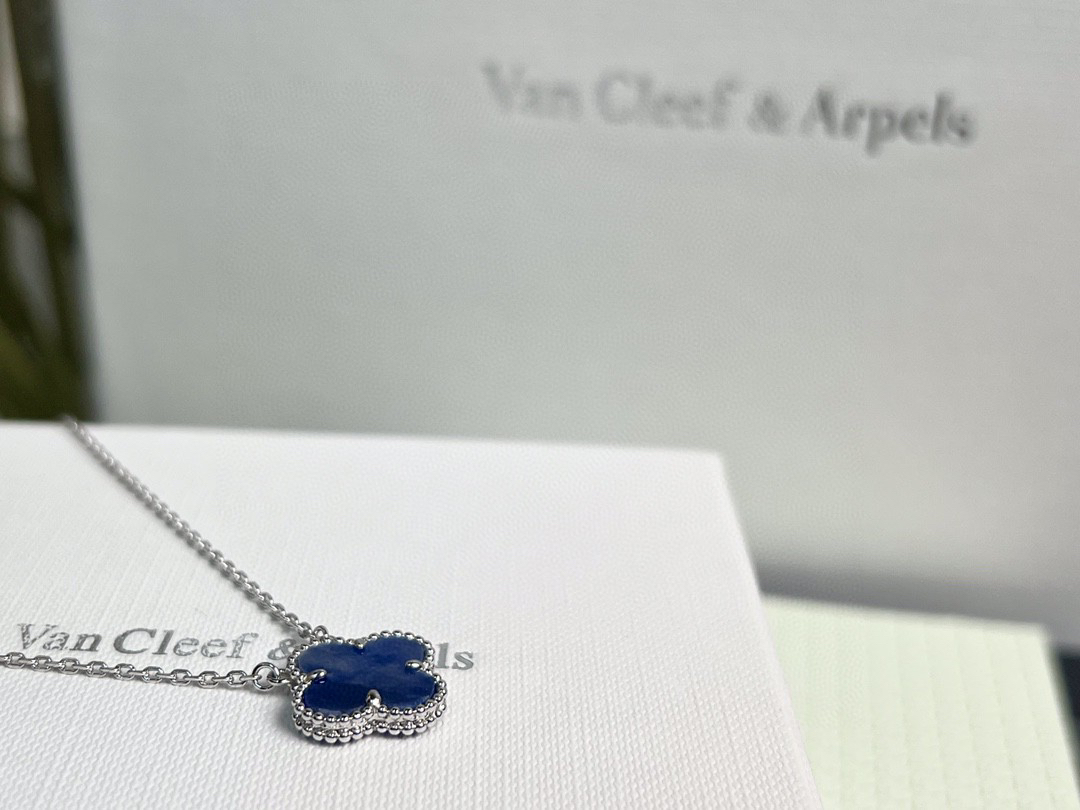 Van Cleef & Arpels necklace-50