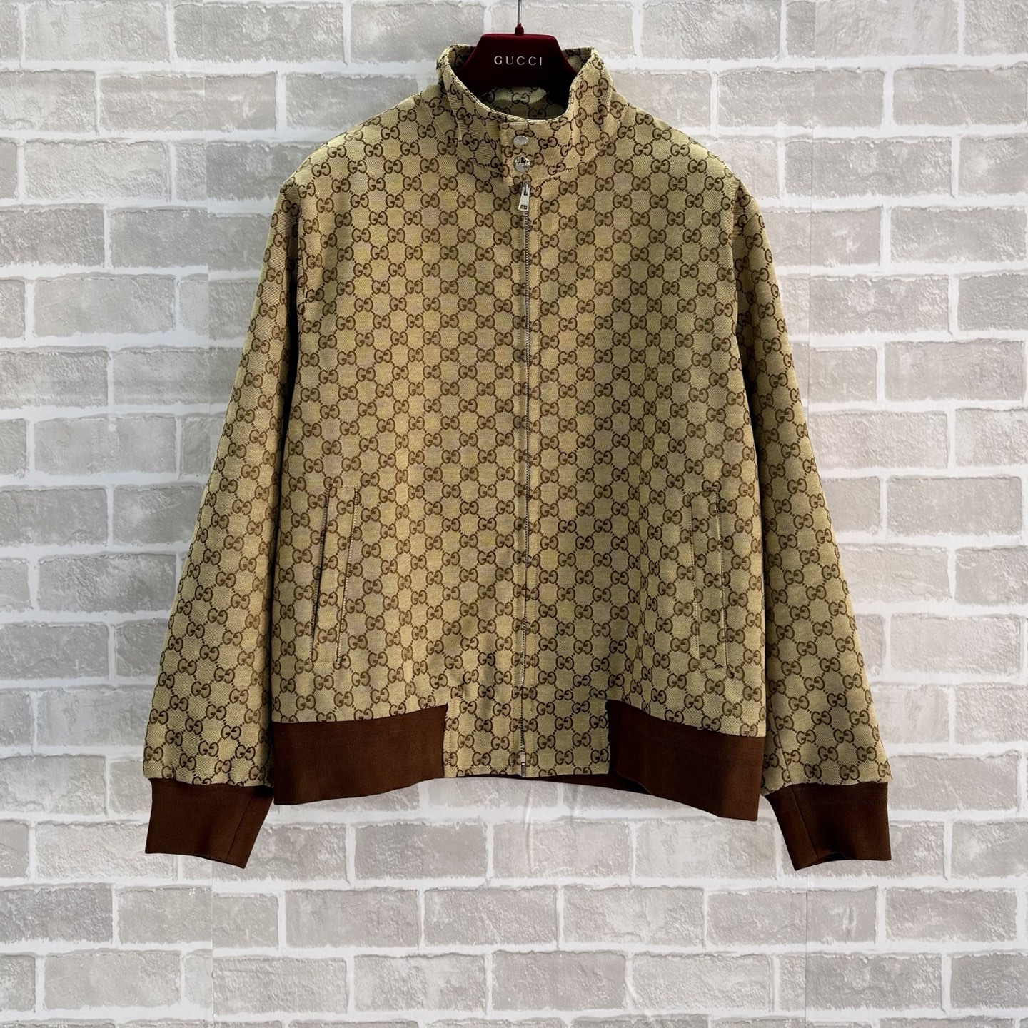 Gucci Clothing-121