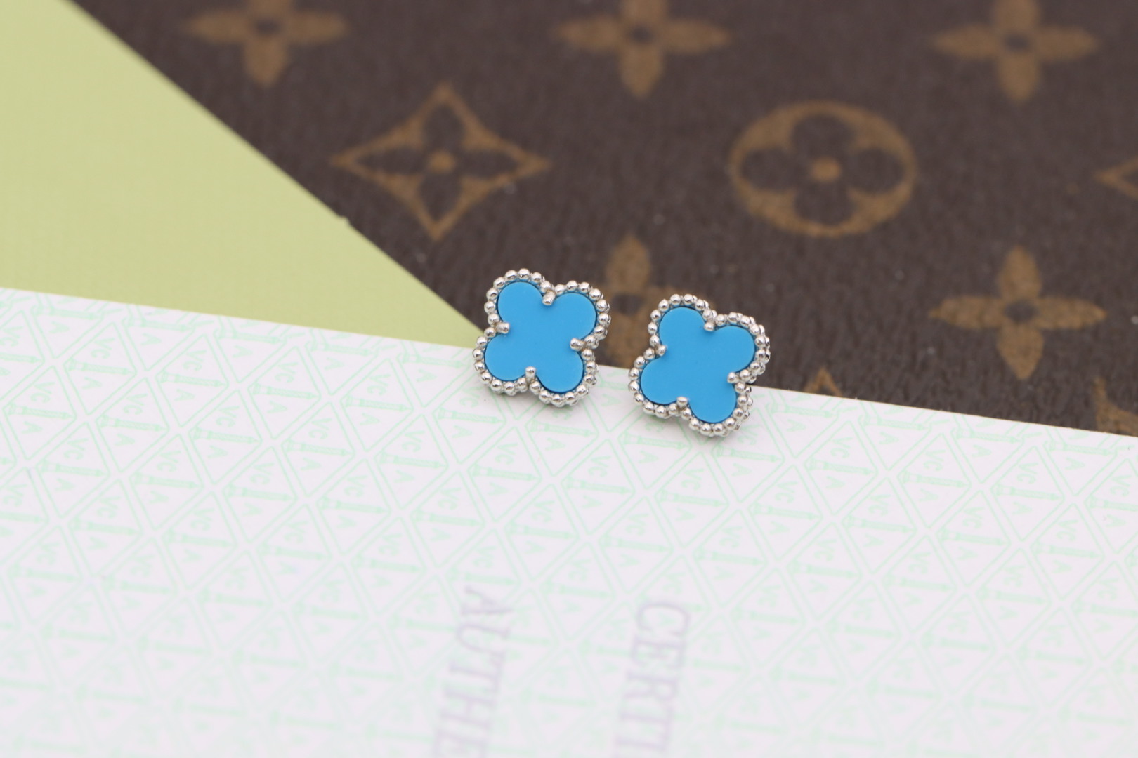 Van Cleef & Arpels earring-10