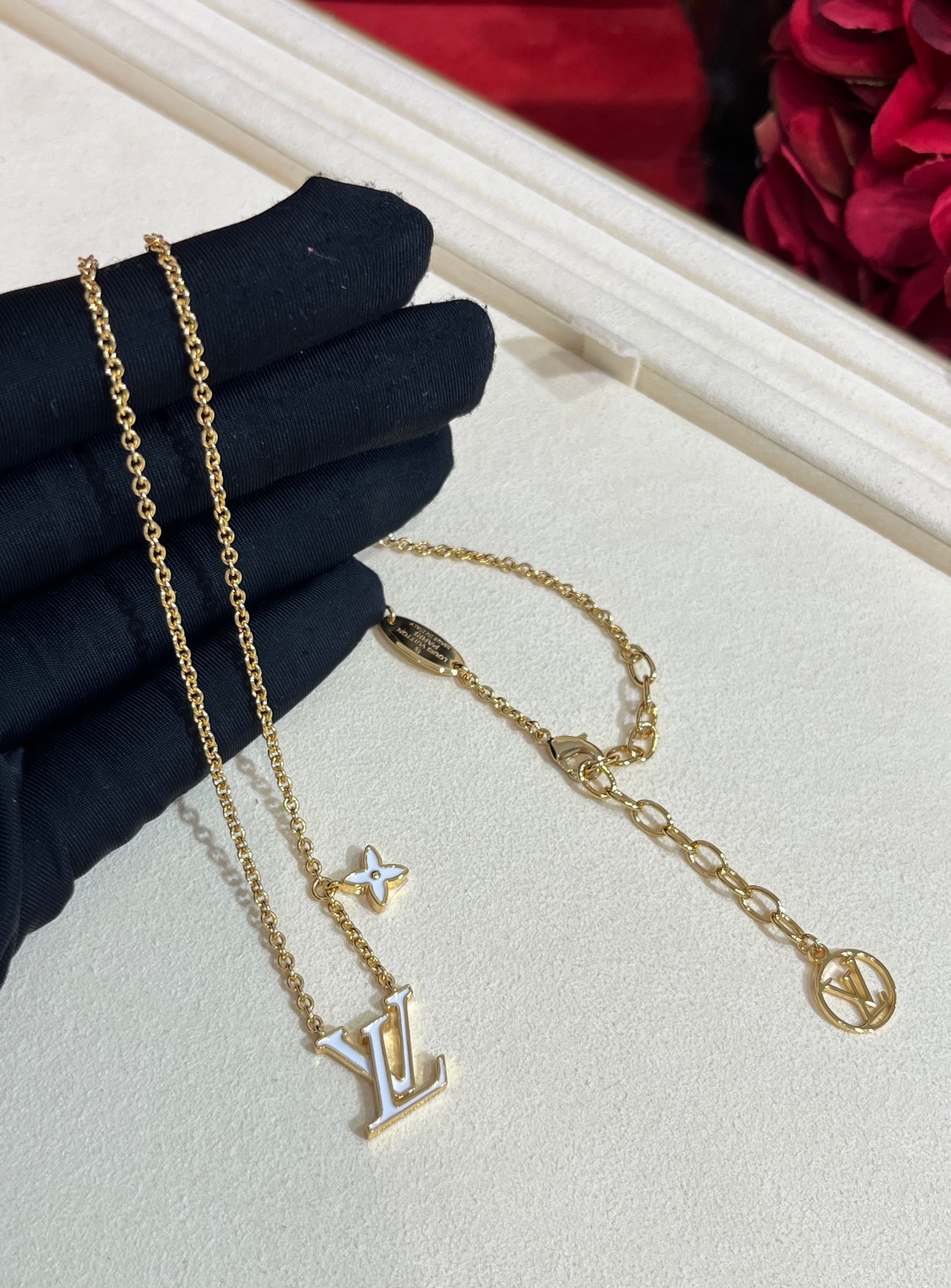 LV necklace-71