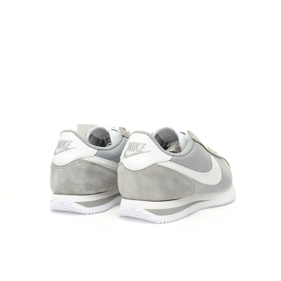 Nike Sneakers-345