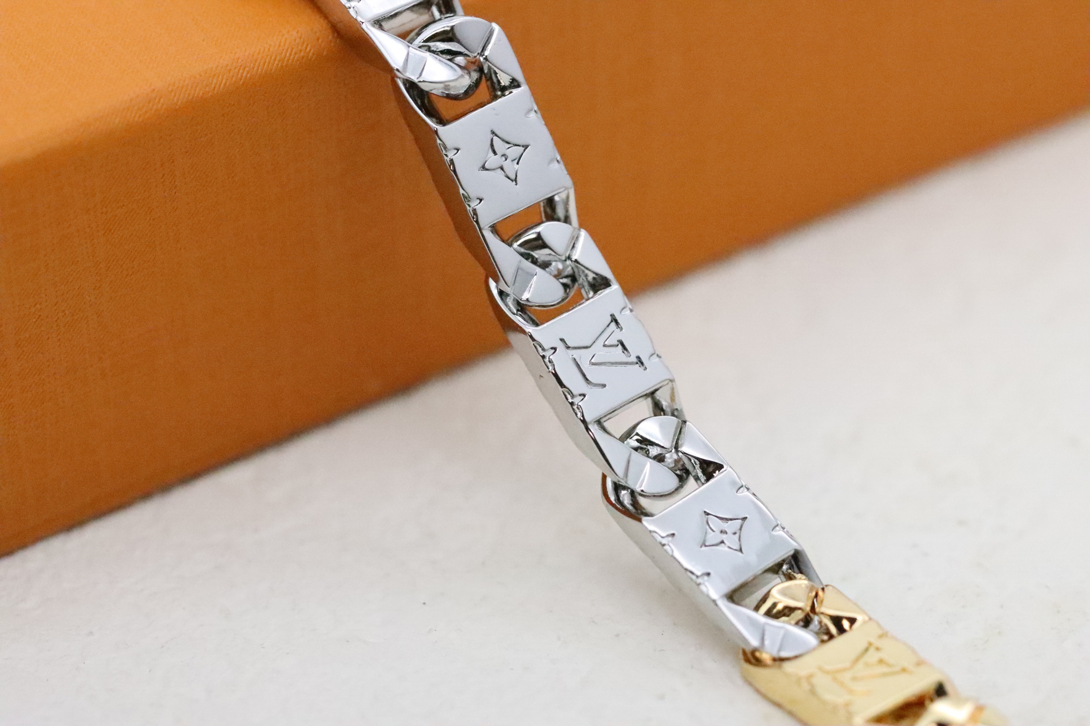 LV necklace-29